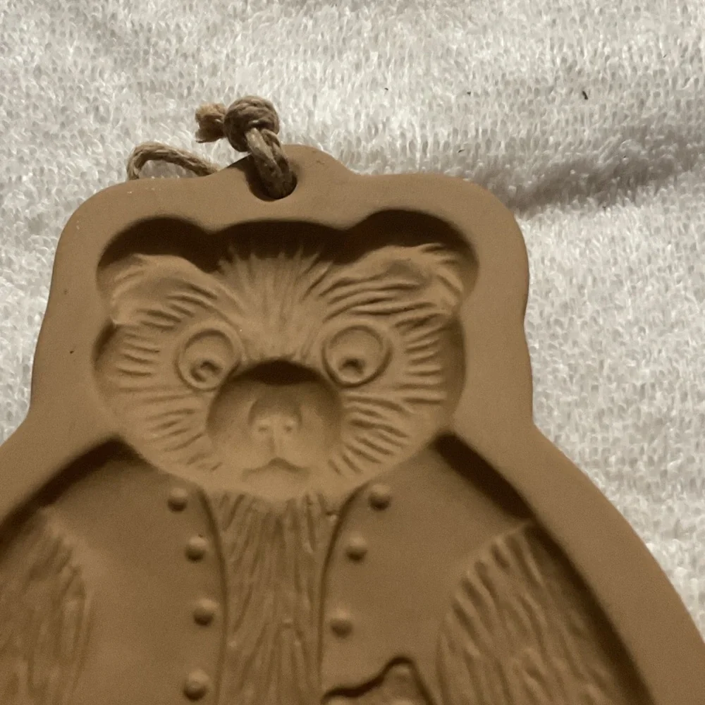 Brown Bear-Shaped Bakeware Mold